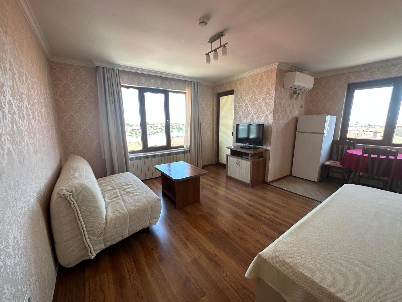 Family Hotel Radiana 索佐波尔 外观 照片