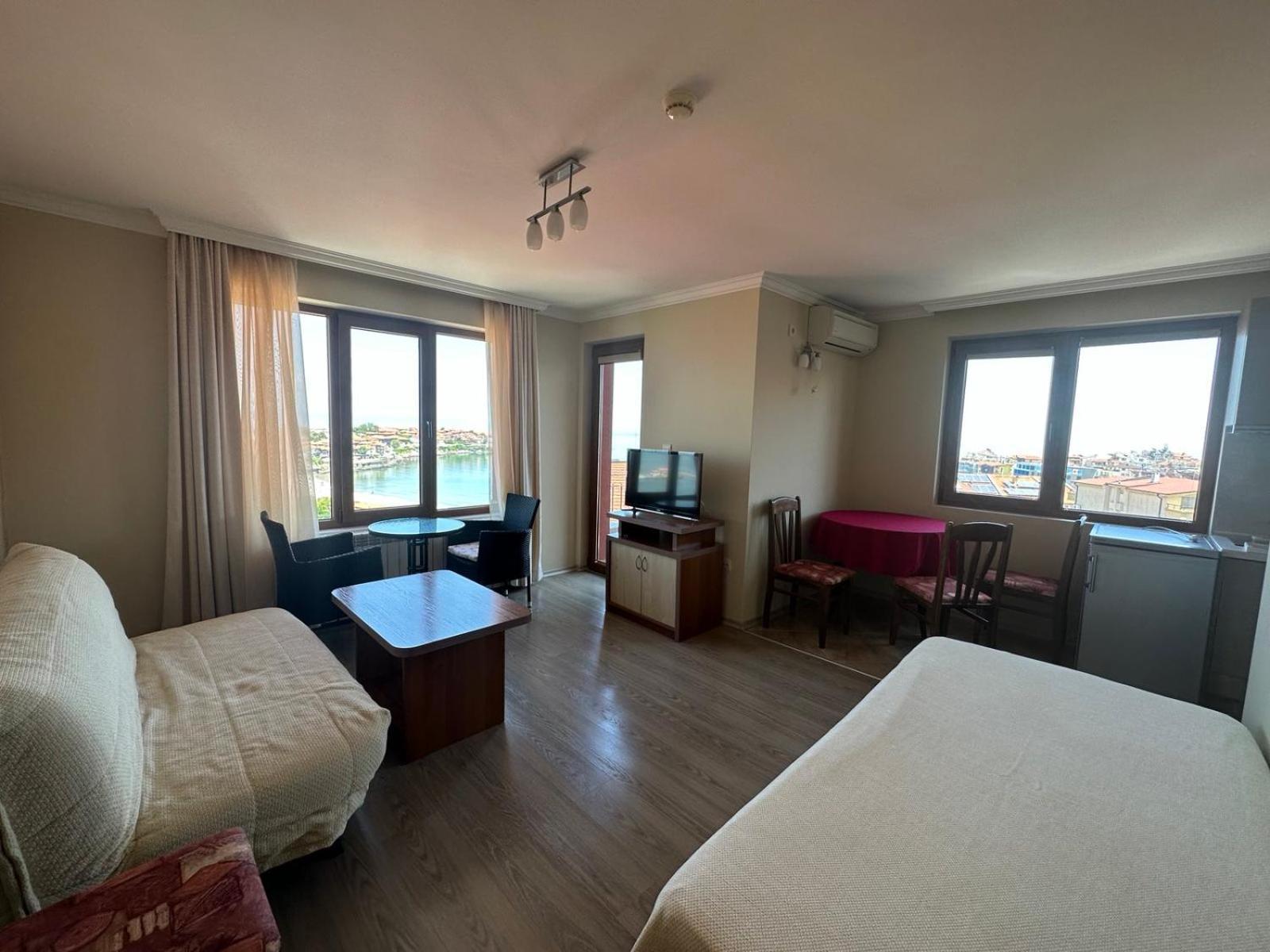 Family Hotel Radiana 索佐波尔 外观 照片