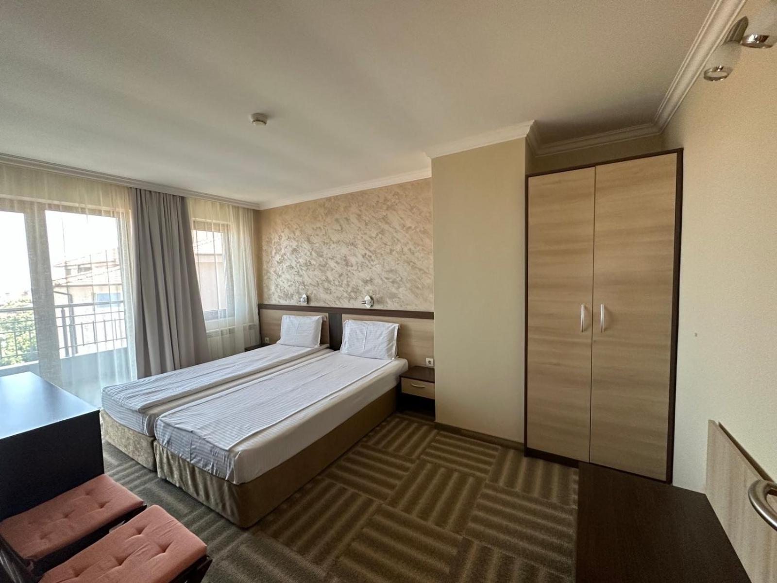 Family Hotel Radiana 索佐波尔 外观 照片