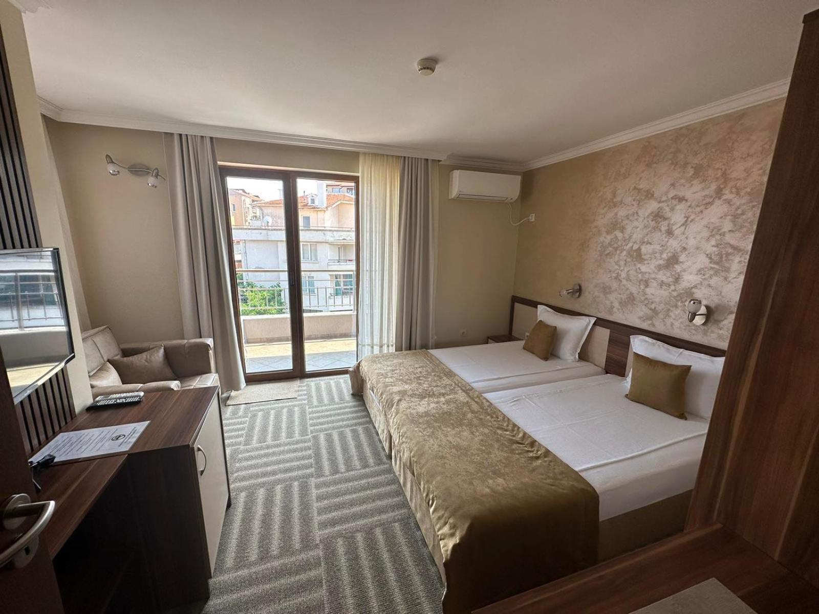 Family Hotel Radiana 索佐波尔 外观 照片