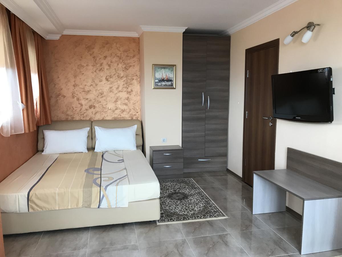 Family Hotel Radiana 索佐波尔 外观 照片