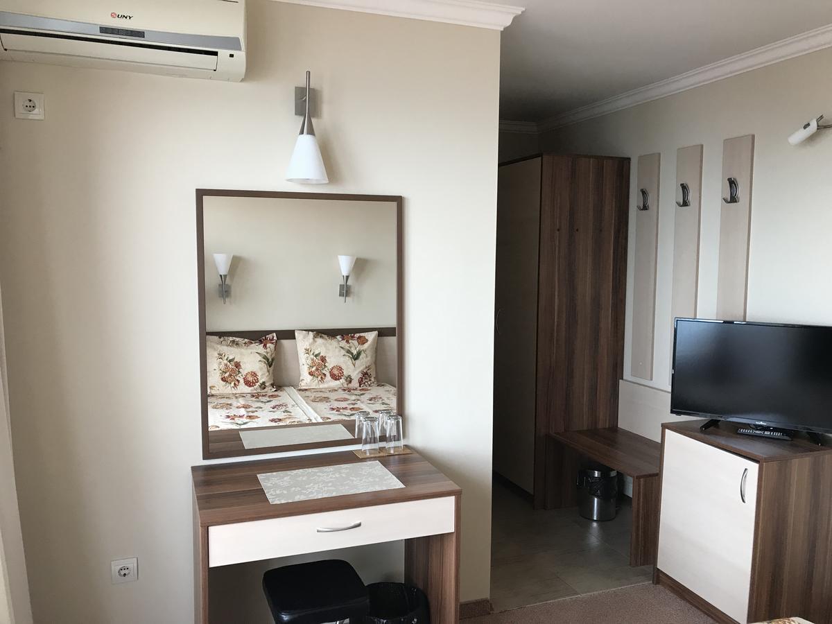 Family Hotel Radiana 索佐波尔 外观 照片
