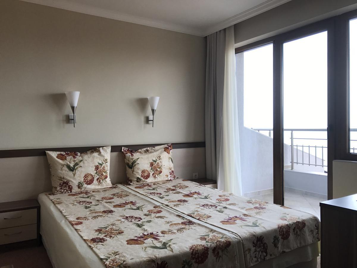 Family Hotel Radiana 索佐波尔 外观 照片