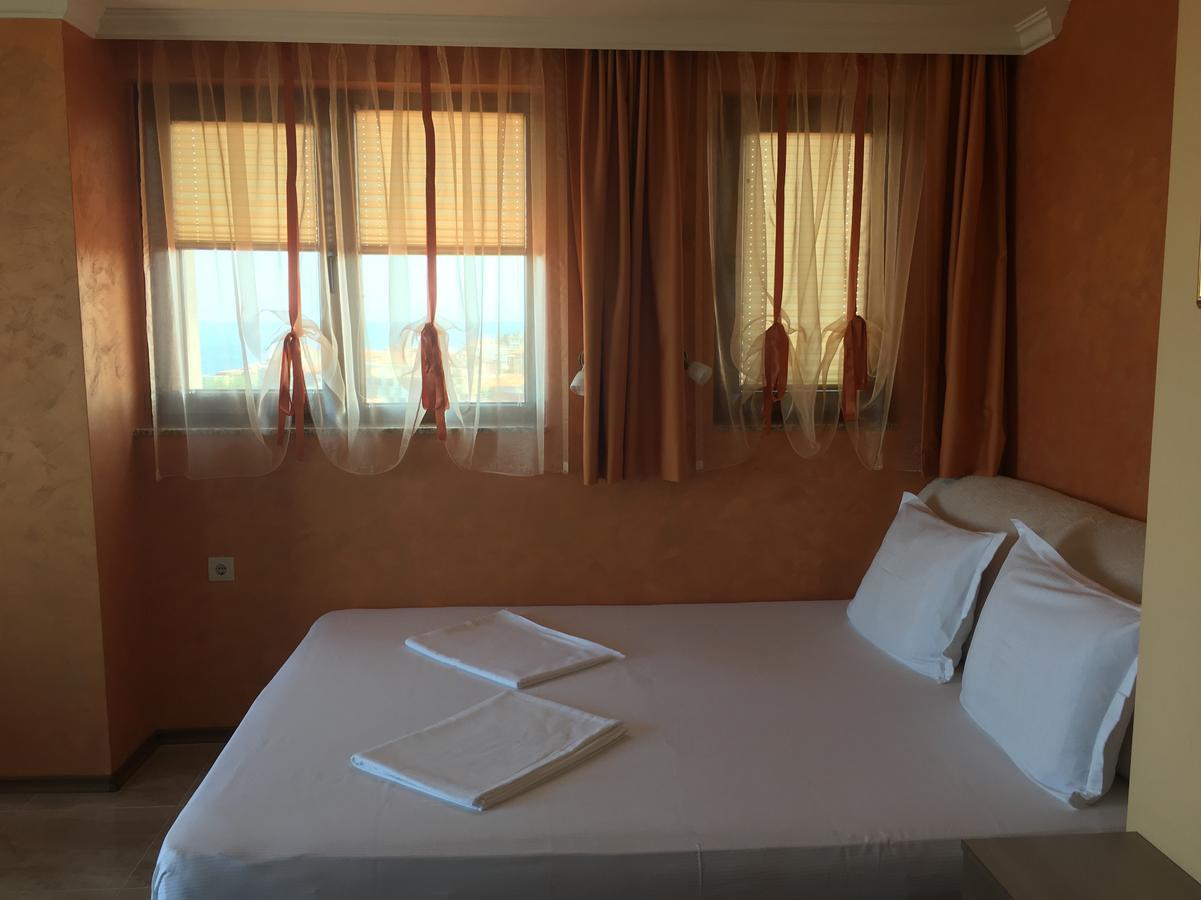 Family Hotel Radiana 索佐波尔 外观 照片