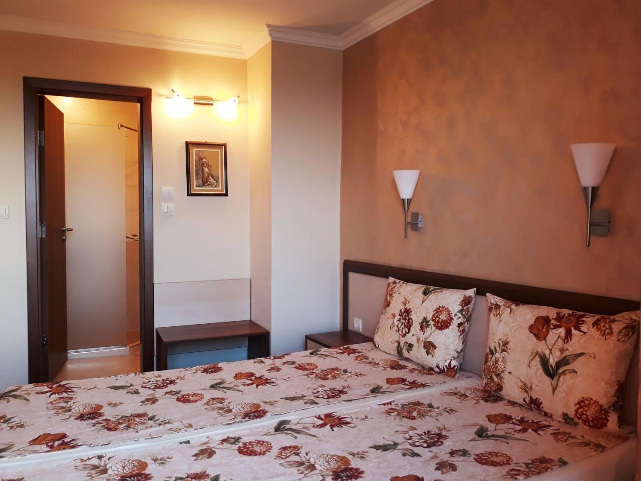 Family Hotel Radiana 索佐波尔 外观 照片