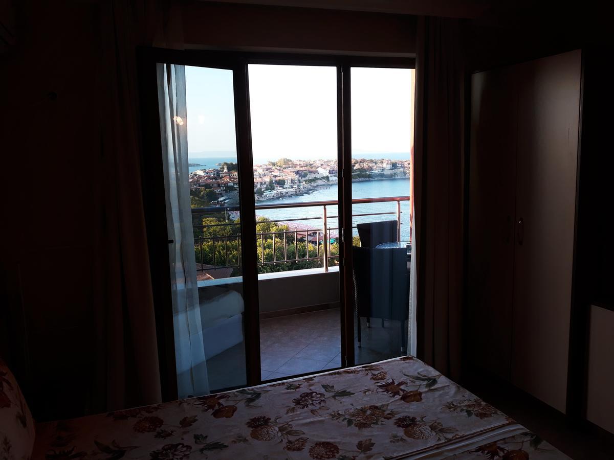 Family Hotel Radiana 索佐波尔 外观 照片