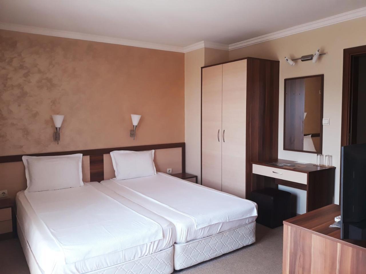 Family Hotel Radiana 索佐波尔 外观 照片