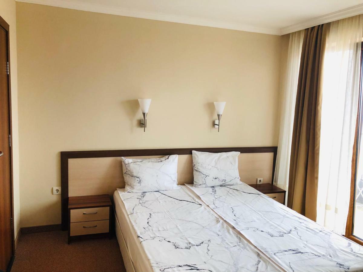 Family Hotel Radiana 索佐波尔 外观 照片